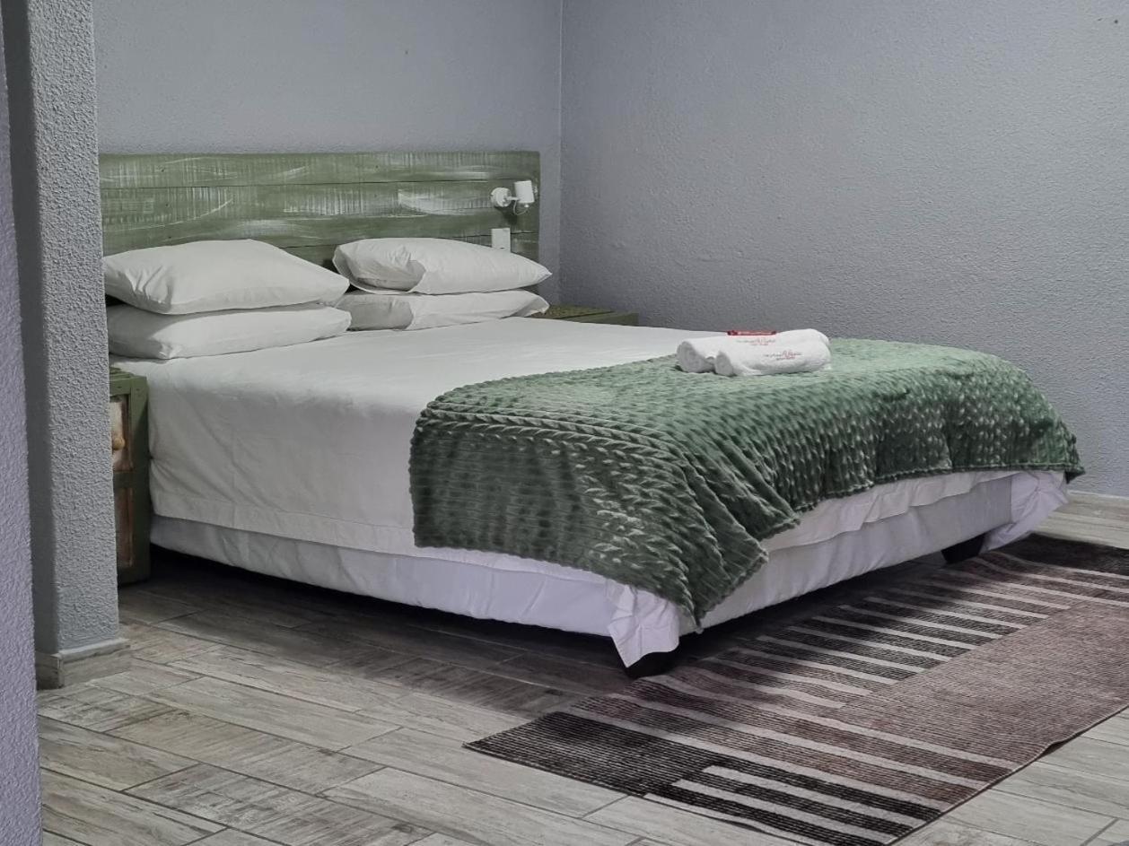 Northern Vine Guesthouse B&B Self-Catering Brackenfell Ruang foto